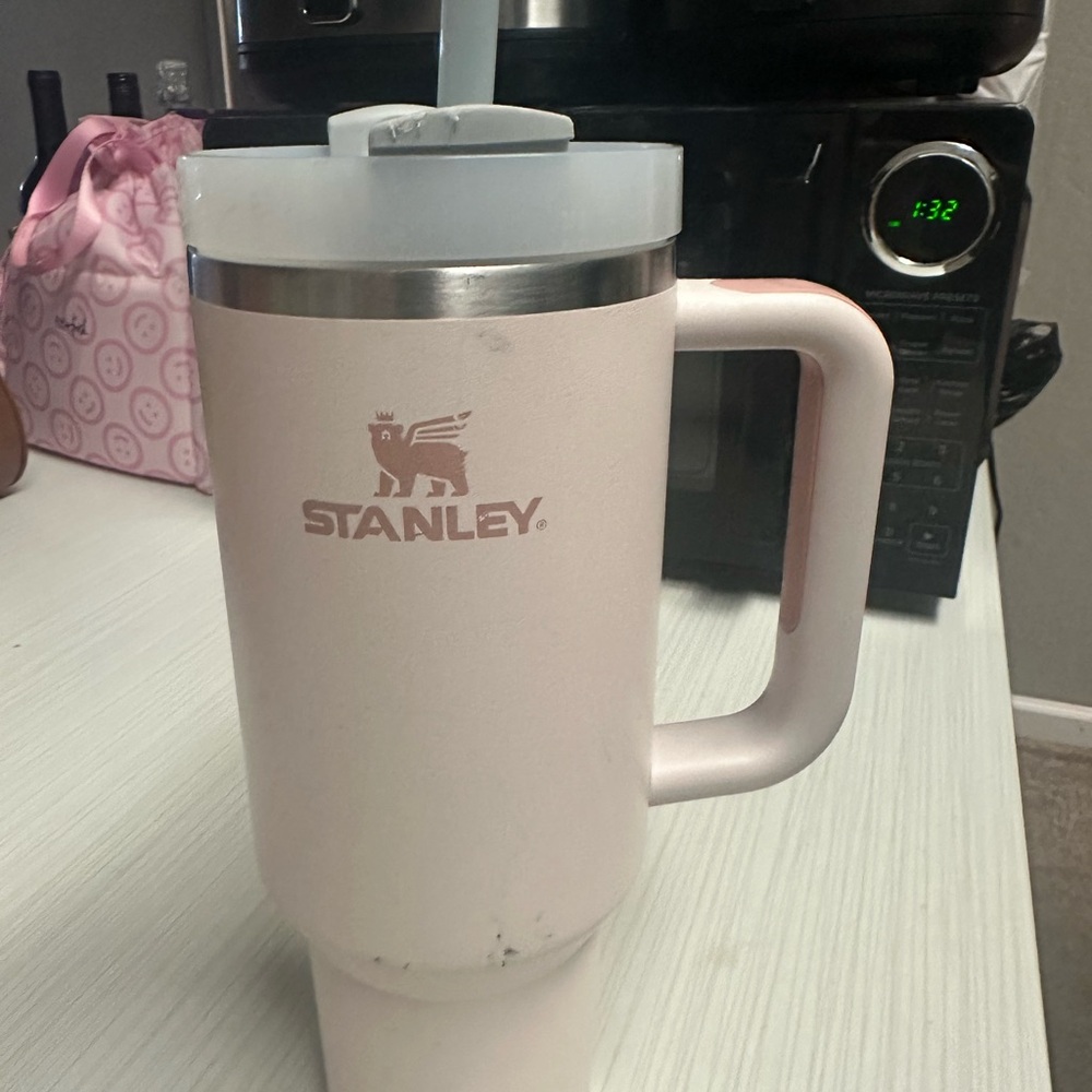 🎀 Stanley Pink Tumbler with Handle 🎀